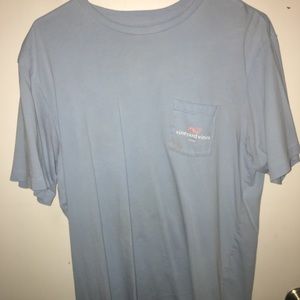 vineyard vines t shirt